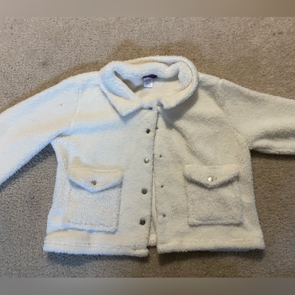 Cropped fuzzy jacket